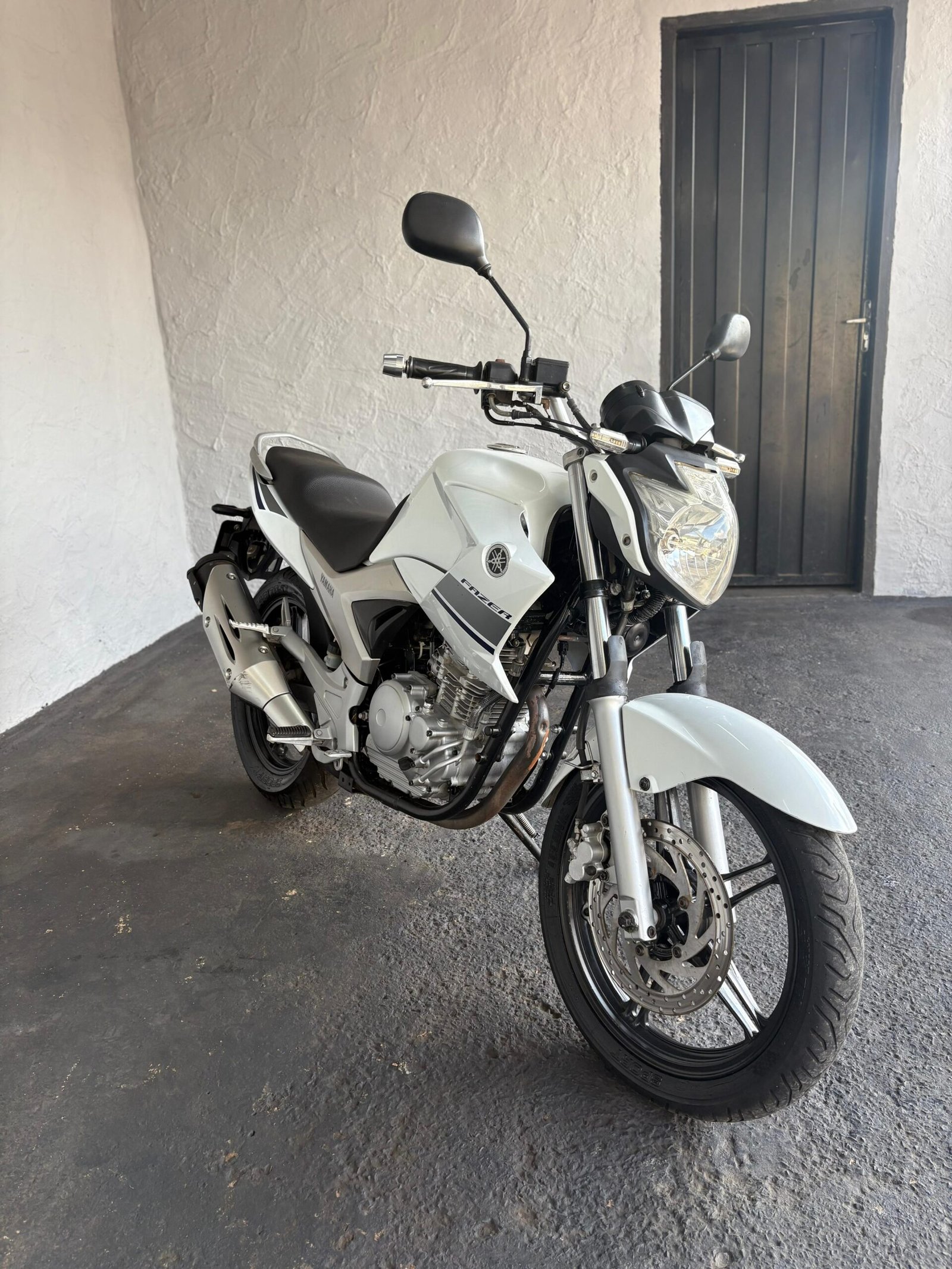 
								Yamaha Fazer 2014 full									
