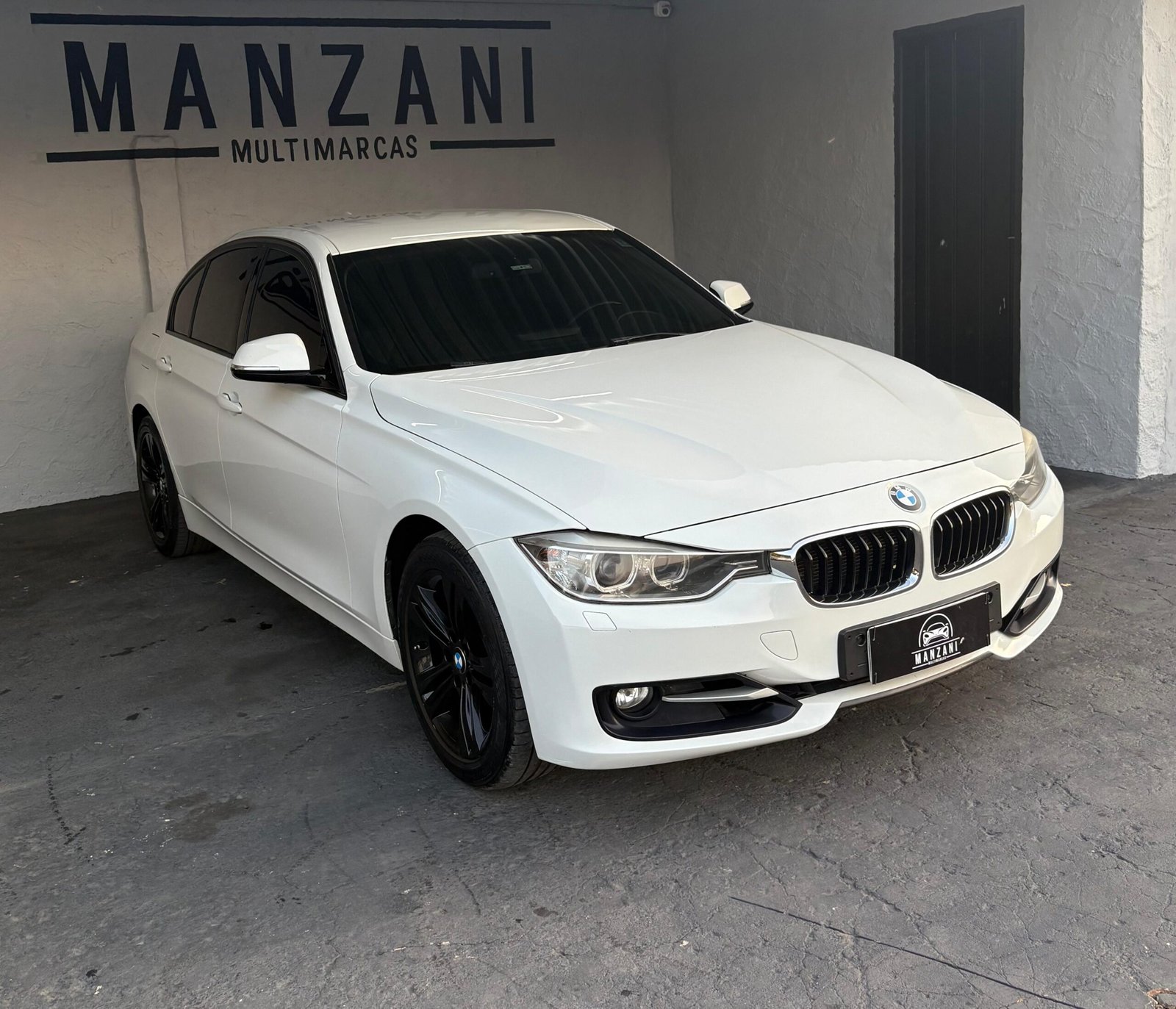 
								BMW 320i 2013 full									
