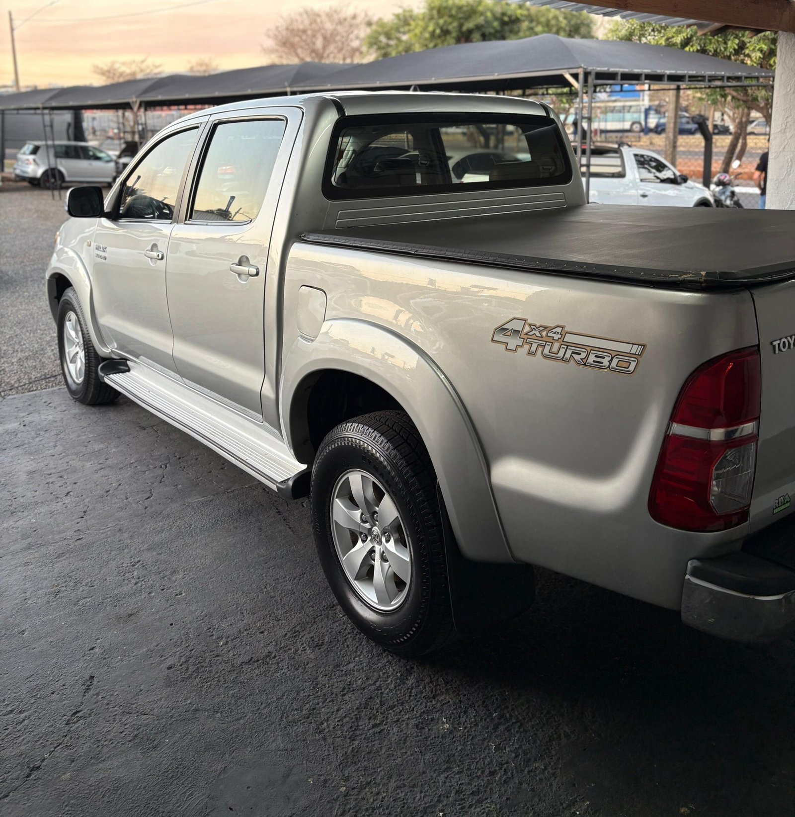 
								HILUX SRV 2008 full									