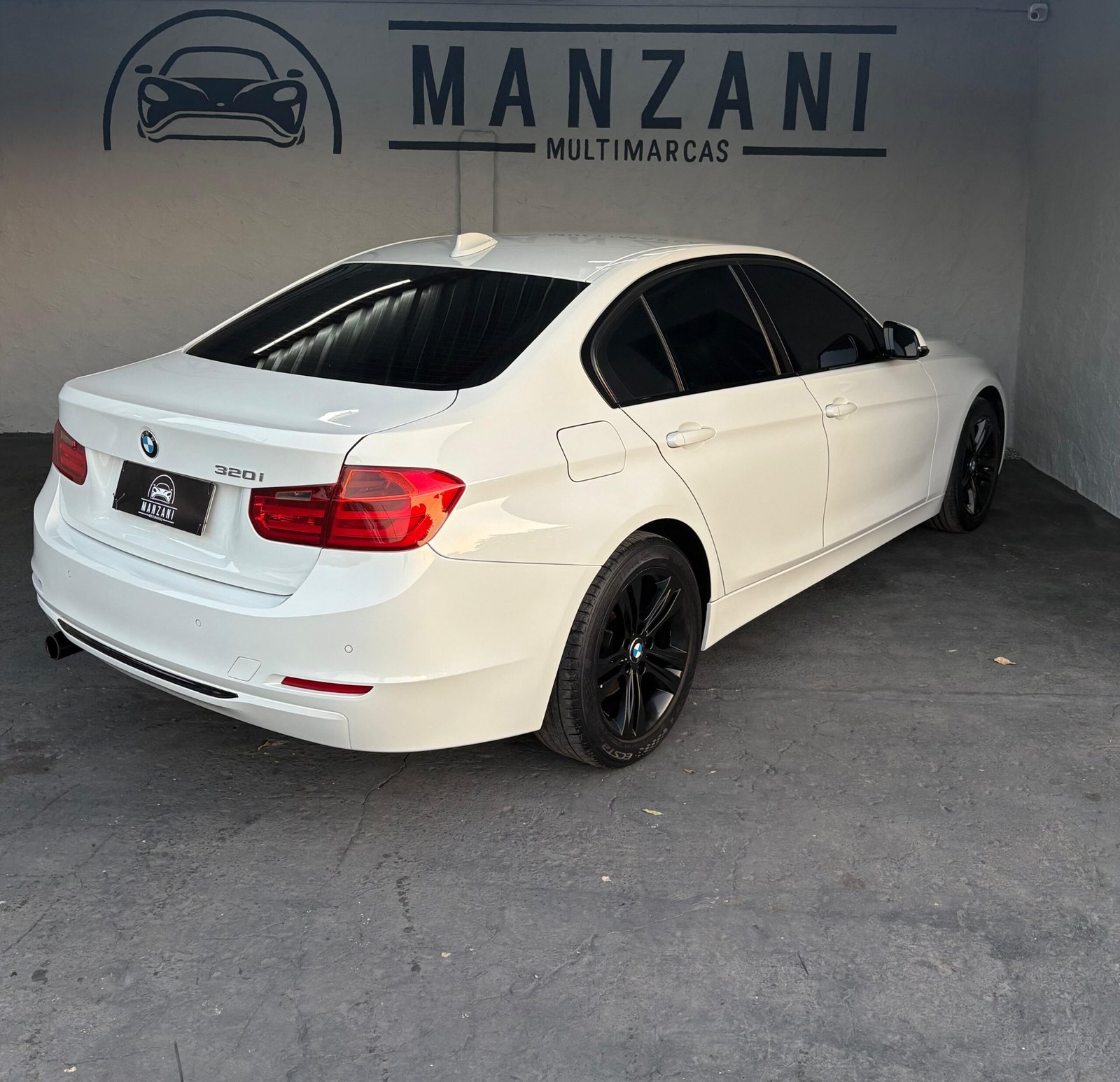 
								BMW 320i 2013 full									
