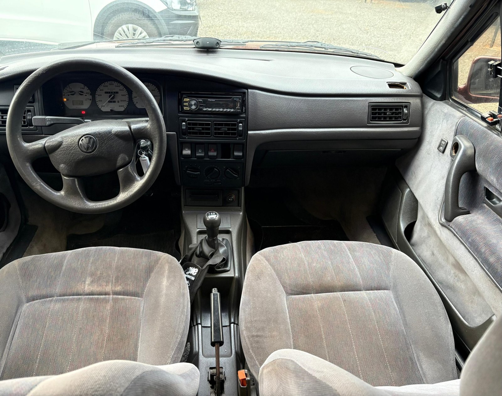 
								Volkswagen Santana Exclusive 1999 full									